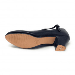 Capezio Jr. Footlight Character Shoe 550